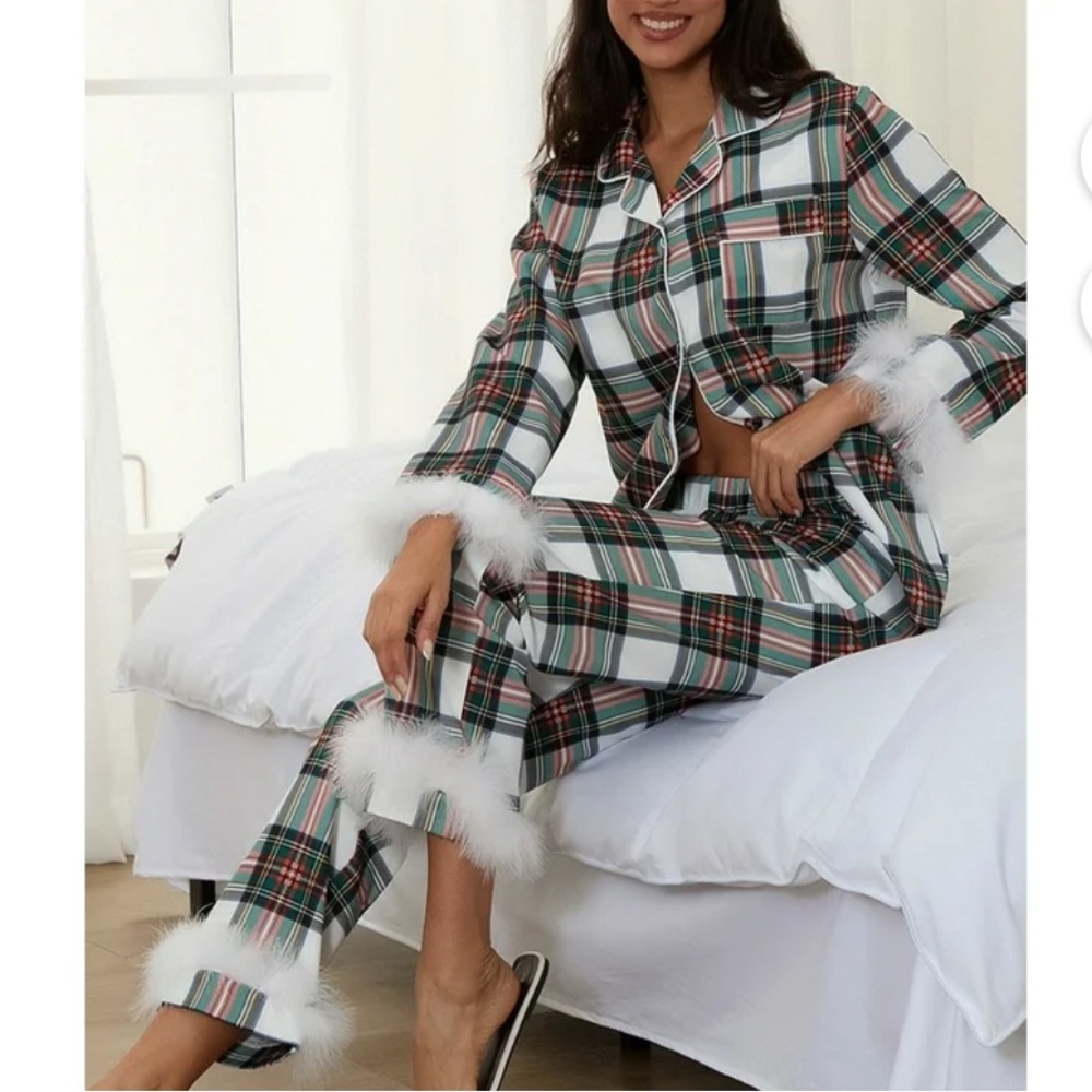 Women’s satin pajamas w feathers